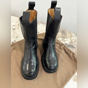 Preowned Bottega Veneta Lug Chelsea Boot, size 39